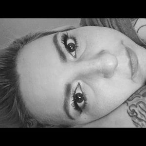 Meet your Posher, Naomi